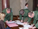 Bef&ouml;rderung bei der Polizei (Foto: Karl-Heinz Herrmann)