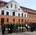 Bef&ouml;rderung bei der Polizei (Foto: Karl-Heinz Herrmann)