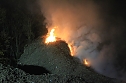 Holz brennt an Landkreisgrenze (Foto: S. Dietzel)
