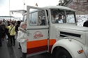 &Uuml;bergeben (Foto: F. Jeschke)