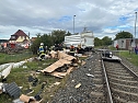 Unfall am Bahn&uuml;bergang: stundenlange Sperrung der Strecke (Foto: Feuerwehr Breitenworbis/Silvio Dietzel)