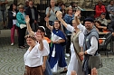 211. Brunnenfestumzug in Bad Langensalza mit vielen fr&ouml;hlichen Akteuren (Foto: Eva Maria Wiegand)