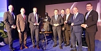 Ein Teil der geladenen G&auml;ste aus Politik und Wirtschaft auf einem Gruppenfoto (Foto: H. Fischer)