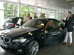 &Uuml;bergabe Spendenfahrzeug durch das Autohaus Fritze Sondershausen (Foto: Karl-Heinz Herrmann)