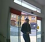 Wer kennt diesen Mann? (Foto: Polizei) Wer kennt diesen Mann? (Foto: Polizei)