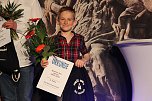 Kyffhäuser Sportlergala 2020/2022 - Till ZimmermannTill Zimmermann vom SV Glückauf Sondershausen freut sich über den 6. Platz für seine Leistungen im Geräteturnen (Foto: Eva Maria Wiegand) Kyffhäuser Sportlergala 2020/2022 - Till ZimmermannTill Zimmermann vom SV Glückauf Sondershausen freut sich über den 6. Platz für seine Leistungen im Geräteturnen (Foto: Eva Maria Wiegand)