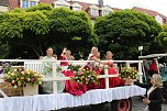 Farbenfroher Festumzug zum 211. Brunnenfest in Bad Langensalza (Foto: Eva Maria Wiegand)