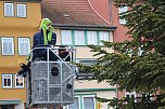 Gro&szlig;e Weihnachtsbaumschm&uuml;ck-Aktion auf dem T&ouml;pfermarkt in Bad Langensalza (Foto: emw/oas)