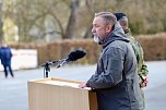 Bürgermeister Matthias Reinz beim Verabschiedungsappell von Major Baumbach (Aufklärungsbataillons 13 - Standort Gotha) auf dem Jahnplatz in Bad Langensalza (Foto: Eva Maria Wiegand) Bürgermeister Matthias Reinz beim Verabschiedungsappell von Major Baumbach (Aufklärungsbataillons 13 - Standort Gotha) auf dem Jahnplatz in Bad Langensalza (Foto: Eva Maria Wiegand)