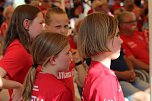 Fans und Cheftrainer des Thüringer HC Herbert Müller verabschieden neun Spitzenhandballerinnen in Bad Langensalza (Foto: Eva Maria Wiegand) Fans und Cheftrainer des Thüringer HC Herbert Müller verabschieden neun Spitzenhandballerinnen in Bad Langensalza (Foto: Eva Maria Wiegand)