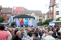 Bild: Am Zierbrunnen getanzt