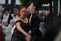 Bild: Am Zierbrunnen getanzt