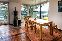 Bild: Massives Holzhaus in drei Tagen gebaut