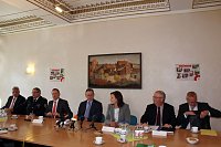 Bild: Verurteilung des Brandanschlages und weitere Ma&szlig;nahmen