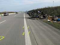Bild: Wohnmobil komplett zerst&ouml;rt