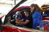 Autos an THC-Mädels übergeben Bild: Autos an THC-Mädels übergeben