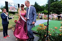 Krönung der Rosenkönigin in Sangerhausen Bild: Krönung der Rosenkönigin in Sangerhausen