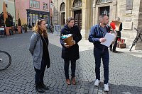Bild: Fr&uuml;hjahrsputzaktion mit Verleihung der Goldenen Kehrschaufel