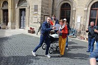 Bild: Fr&uuml;hjahrsputzaktion mit Verleihung der Goldenen Kehrschaufel