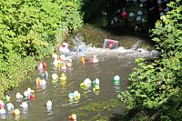 Am Start und an der Strecke des Entenrennens 2022 Bild: Am Start und an der Strecke des Entenrennens 2022
