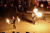 Atemberaubendes Feuerspektakel auf dem Töpfermarkt in Bad Langensalza Bild: Atemberaubendes Feuerspektakel auf dem Töpfermarkt in Bad Langensalza