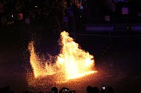 Atemberaubendes Feuerspektakel auf dem Töpfermarkt in Bad Langensalza Bild: Atemberaubendes Feuerspektakel auf dem Töpfermarkt in Bad Langensalza