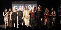 Mit tosendem Applaus würdigten die Zuschauer die Darsteller des Rock Musicals "Faust n Roll" nach Goethe im Stocksen in Sondershausen Bild: Mit tosendem Applaus würdigten die Zuschauer die Darsteller des Rock Musicals "Faust n Roll" nach Goethe im Stocksen in Sondershausen