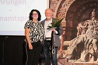 Bild: Kyffh&auml;user Sportlergala 2020/2022 - Tierarzt Georg M&uuml;ller aus Oldisleben erh&auml;lt Ehrenpreis f&uuml;r seinen Einsatz f&uuml;r den Reitsport