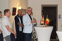 Bild: Vernissage zu "Impressionen aus den Partnerst&auml;dten"