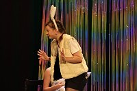 Bild: Theatergruppe des Salza-Gymnasiums feierte umjubelte Premiere mit ihren St&uuml;ck Alice im ANDERLAND, frei nach Lewis Carrol.