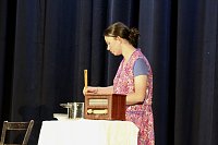 Bild: Theatergruppe des Salza-Gymnasiums feierte umjubelte Premiere mit ihren St&uuml;ck Alice im ANDERLAND, frei nach Lewis Carrol.
