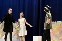 Bild: Theatergruppe des Salza-Gymnasiums feierte umjubelte Premiere mit ihren St&uuml;ck Alice im ANDERLAND, frei nach Lewis Carrol.