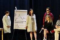 Bild: Theatergruppe des Salza-Gymnasiums feierte umjubelte Premiere mit ihren St&uuml;ck Alice im ANDERLAND, frei nach Lewis Carrol.