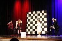 Bild: Theatergruppe des Salza-Gymnasiums feierte umjubelte Premiere mit ihren St&uuml;ck Alice im ANDERLAND, frei nach Lewis Carrol.