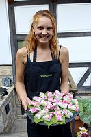 Bild: Kulinarische Gen&uuml;sse aus der Natur, stellte das Team "Wildrausch" seinen G&auml;sten im Garten des Apothekenmuseums in Bad Langensalza vor