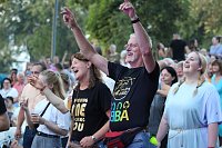 Begeisterte Zuschauerinnen und Zuschauer beim "ABBA Dream Tribute" Konzert in Bad Langensalza Bild: Begeisterte Zuschauerinnen und Zuschauer beim "ABBA Dream Tribute" Konzert in Bad Langensalza