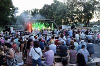 Begeisterte Zuschauerinnen und Zuschauer beim "ABBA Dream Tribute" Konzert in Bad Langensalza Bild: Begeisterte Zuschauerinnen und Zuschauer beim "ABBA Dream Tribute" Konzert in Bad Langensalza