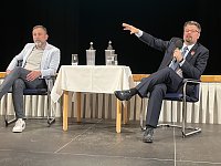 Bild: Szenen einer kontroversen Fragestunde