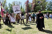 500 Jahre nach dem Bauernkrieg stellen 30 Darsteller in historischen Gewändern den Müntzer-Zug nach und machen Station in Ebeleben Bild: 500 Jahre nach dem Bauernkrieg stellen 30 Darsteller in historischen Gewändern den Müntzer-Zug nach und machen Station in Ebeleben
