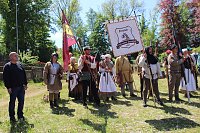 500 Jahre nach dem Bauernkrieg stellen 30 Darsteller in historischen Gewändern den Müntzer-Zug nach und machen Station in Ebeleben Bild: 500 Jahre nach dem Bauernkrieg stellen 30 Darsteller in historischen Gewändern den Müntzer-Zug nach und machen Station in Ebeleben
