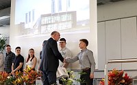 Zeugnisübergabe für die "fertigen" Azubis am Berufsschulcampus in Mühlhausen. Bild: Zeugnisübergabe für die "fertigen" Azubis am Berufsschulcampus in Mühlhausen.