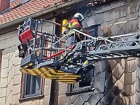 Bild: In Menteroda geriet am Donnerstag ein Wohnhaus in Brand.