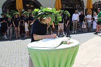 Salza Gymnasium in Bad Langensalza verabschiedet sich von seinen Abiturienten verabschieden sich Bild: Salza Gymnasium in Bad Langensalza verabschiedet sich von seinen Abiturienten verabschieden sich