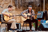 Bild: Lulo Reinhardt & Brise Manouche im Kreuzgang des Augustinerklosters in  Bad Langensalza