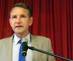 Bild: H&ouml;cke bei seiner Rede