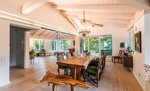 Massives Holzhaus in drei Tagen gebaut