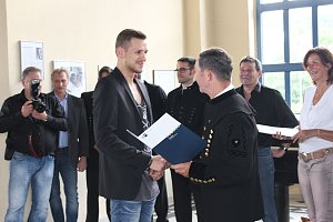 Bergbautechnologen beenden Ausbildung