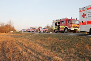 Sechs Menschen bei Unfall verletzt