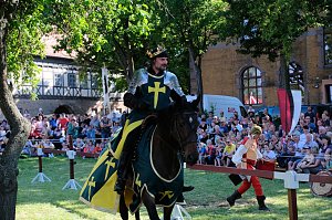 Ritterspektakel auf der Ronneburg zum Pfingstsamstag