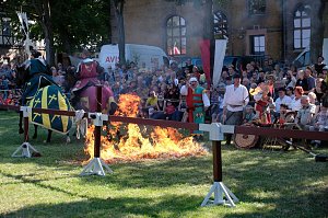 Ritterspektakel auf der Ronneburg zum Pfingstsamstag